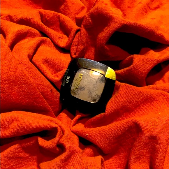 Makeup - Picture 5 of 5